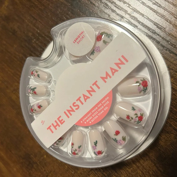 Floral press-on nails - Picture 2 of 8